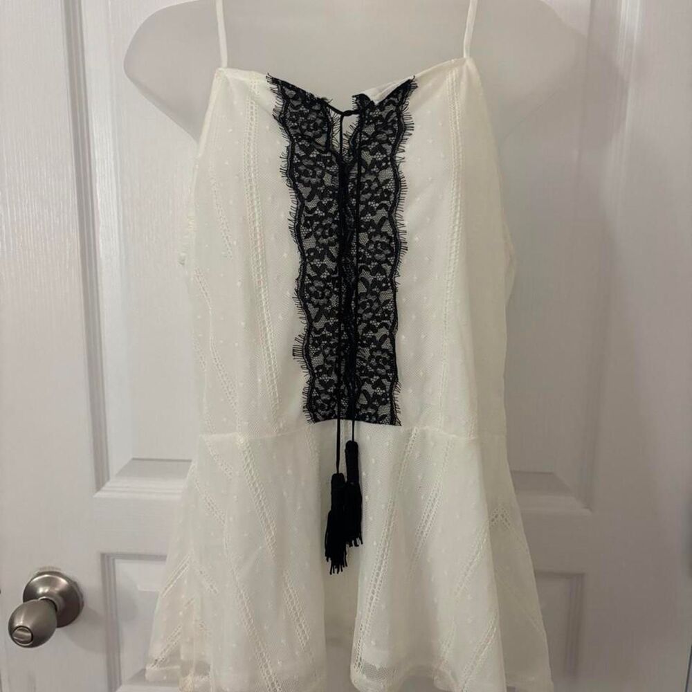Creative Commune Women's White and Cream Babydoll Top
